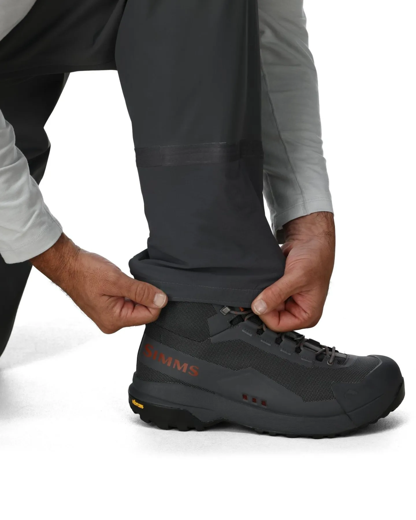 Discount Simms Fishing Men's Flyweight Packable Waders - Stockingfoot Cinder