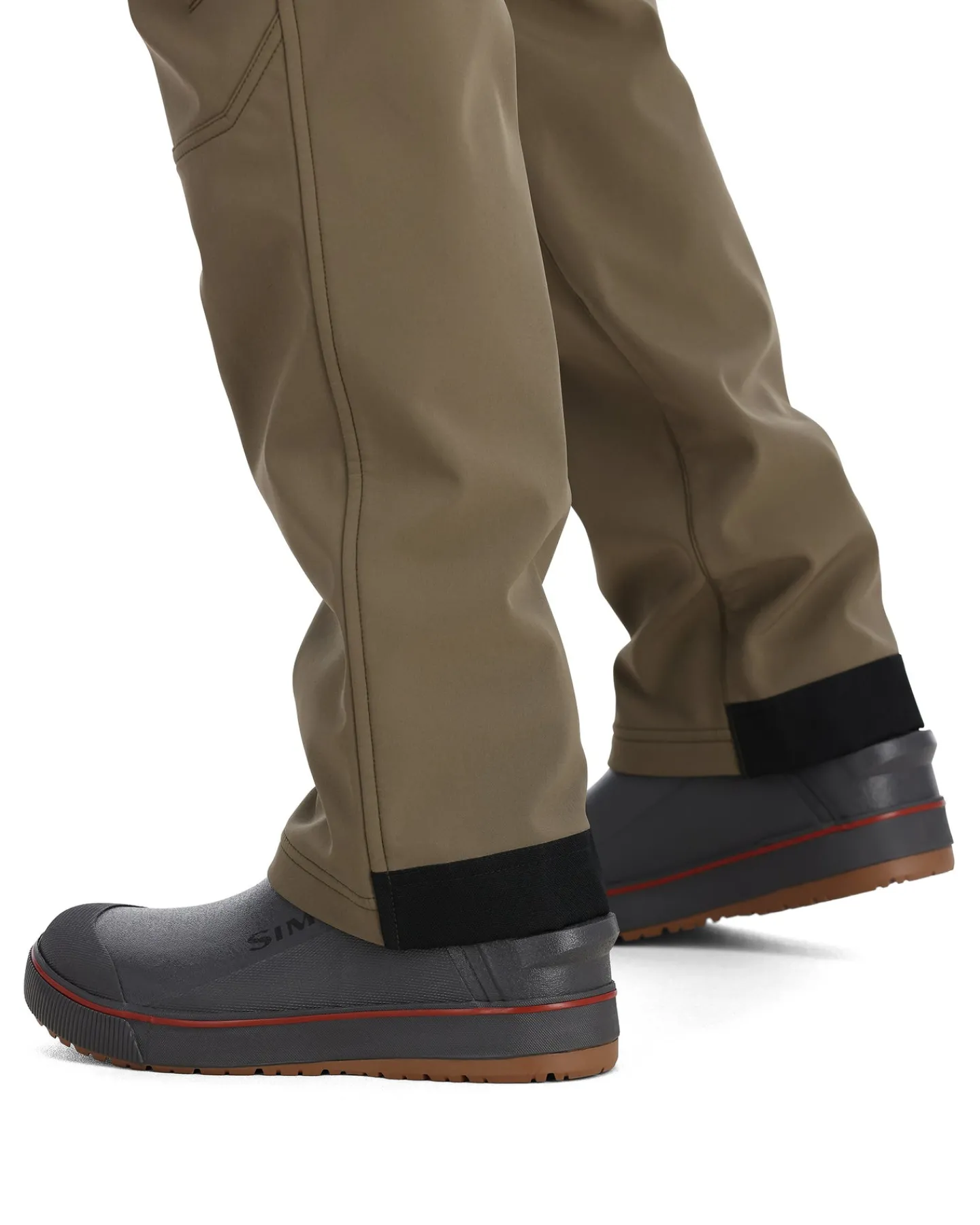 Sale Simms Fishing Men's Rogue Softshell Pants Dark Stone