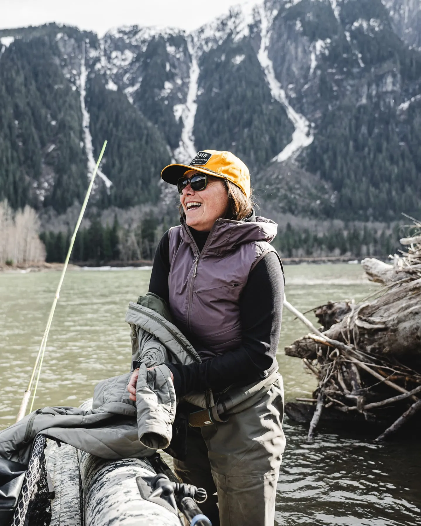 Best Simms Fishing Women's Fall Run Hybrid Hooded Vest